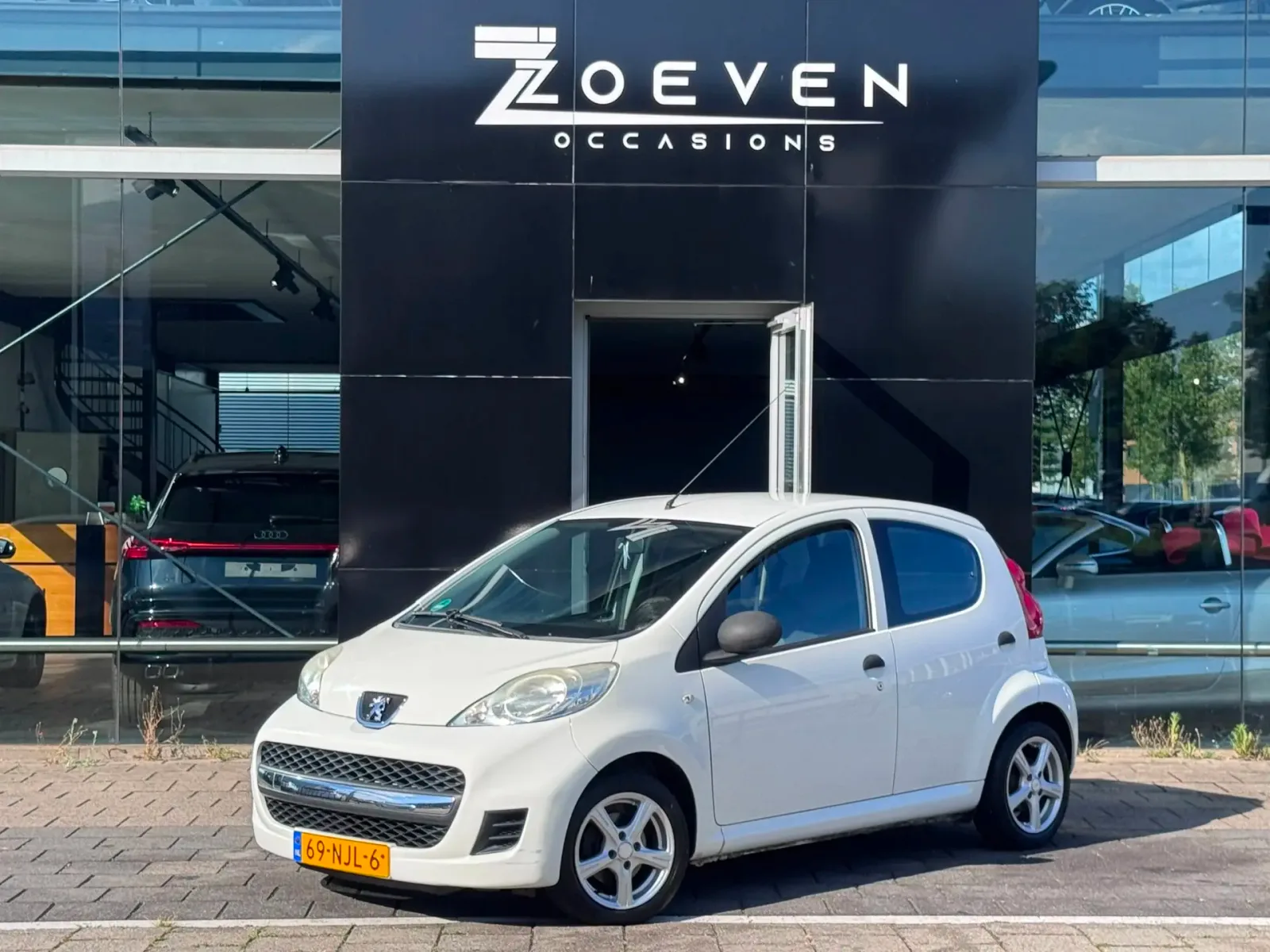 Peugeot 107 (2010) — foto 1