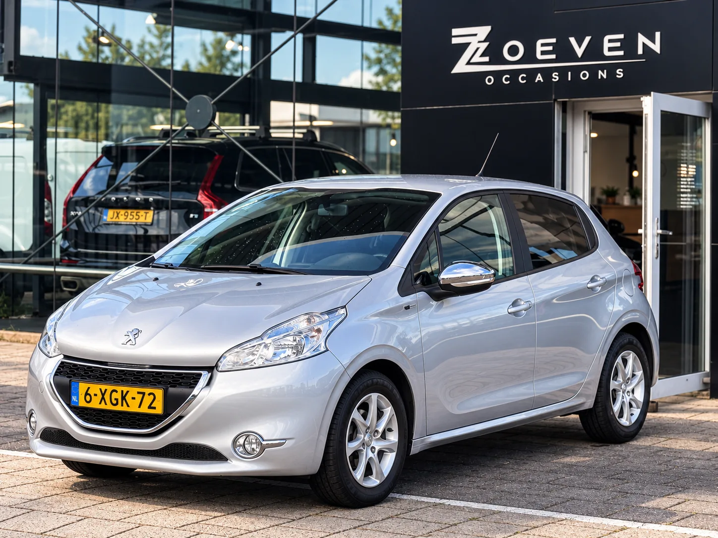 Peugeot 208 (2014) — foto 1