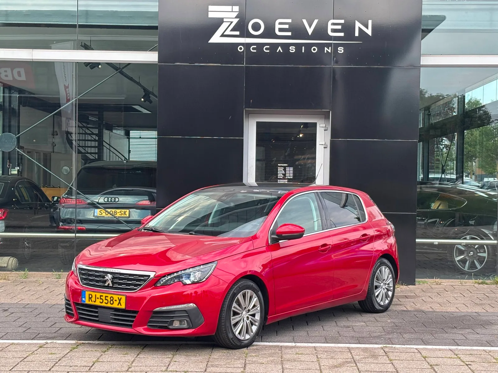 Peugeot 308 (2017) — foto 1