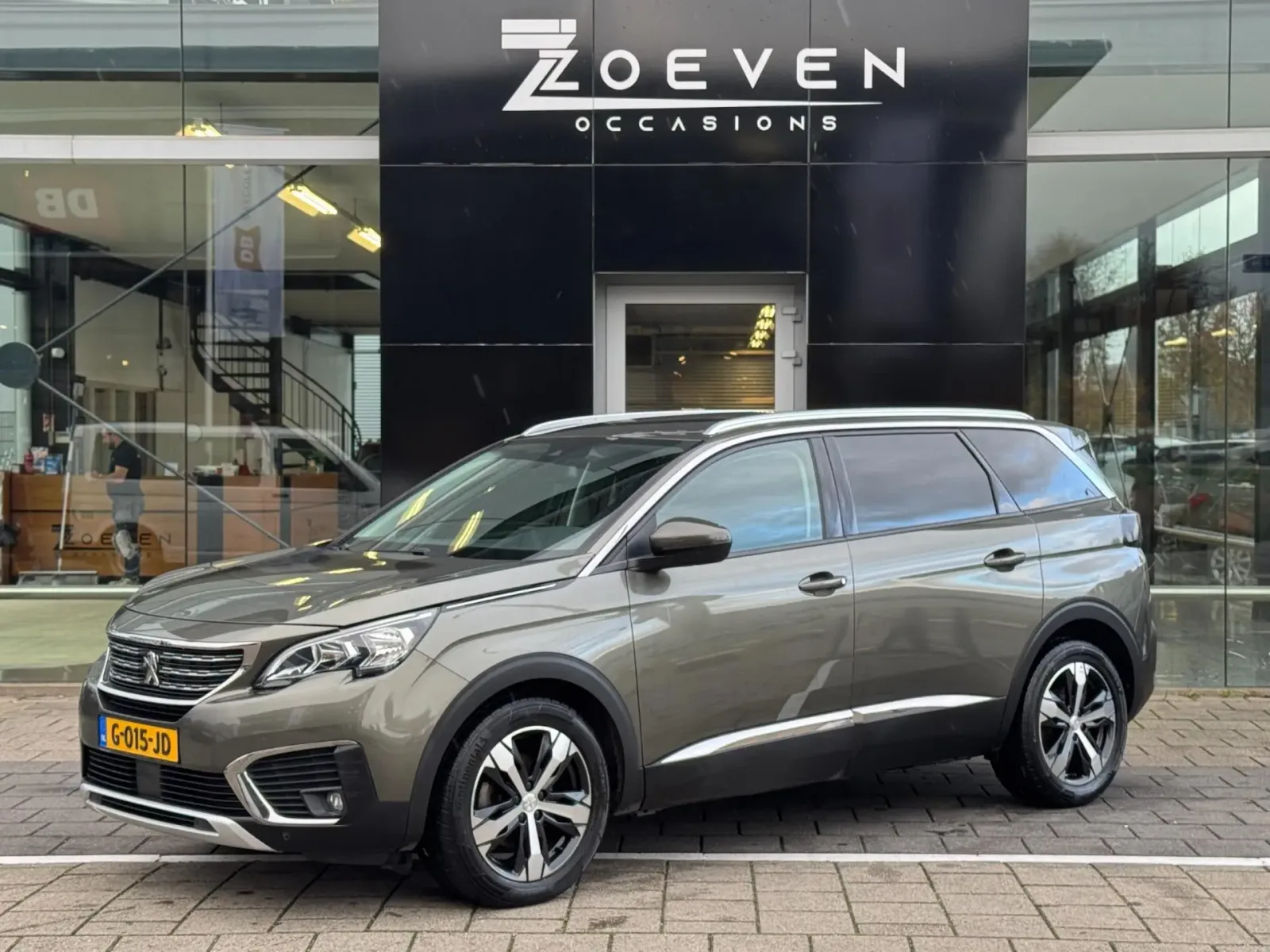 Peugeot 5008 (2018) — foto 1