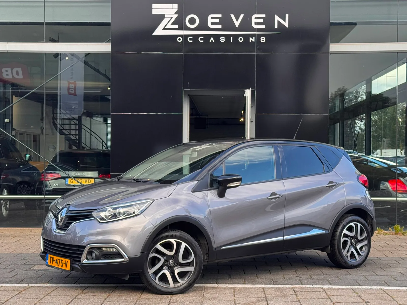Renault Captur (2017) — foto 1