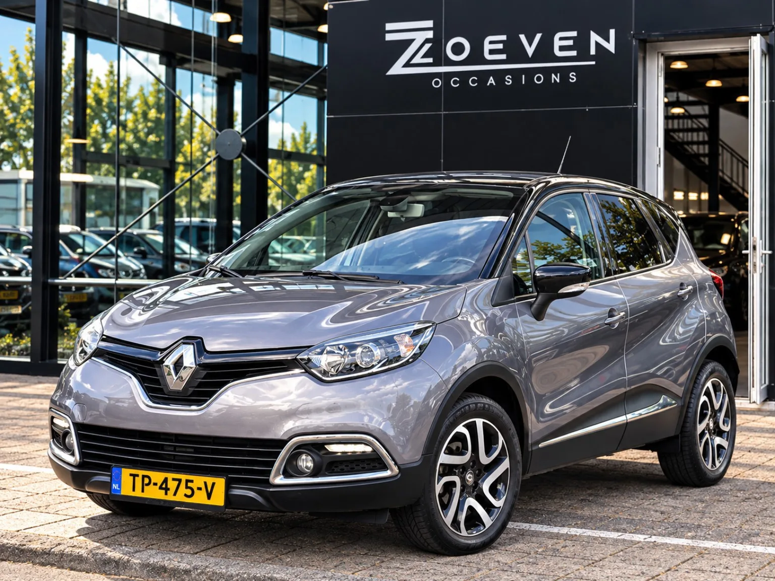 Renault Captur (2017) — foto 1