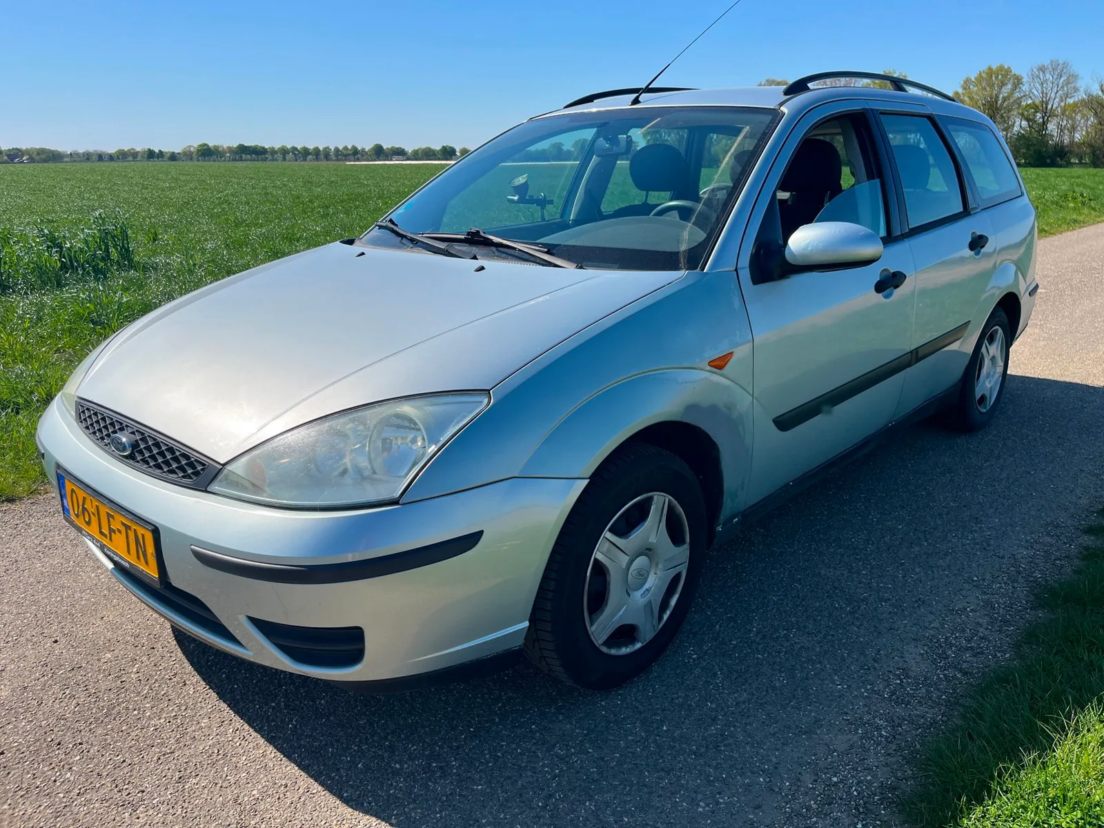Ford Focus (2002) — foto 1