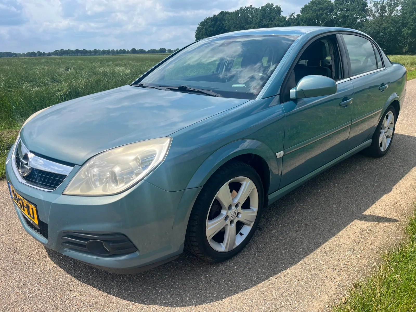 Opel Vectra (2006) — foto 1