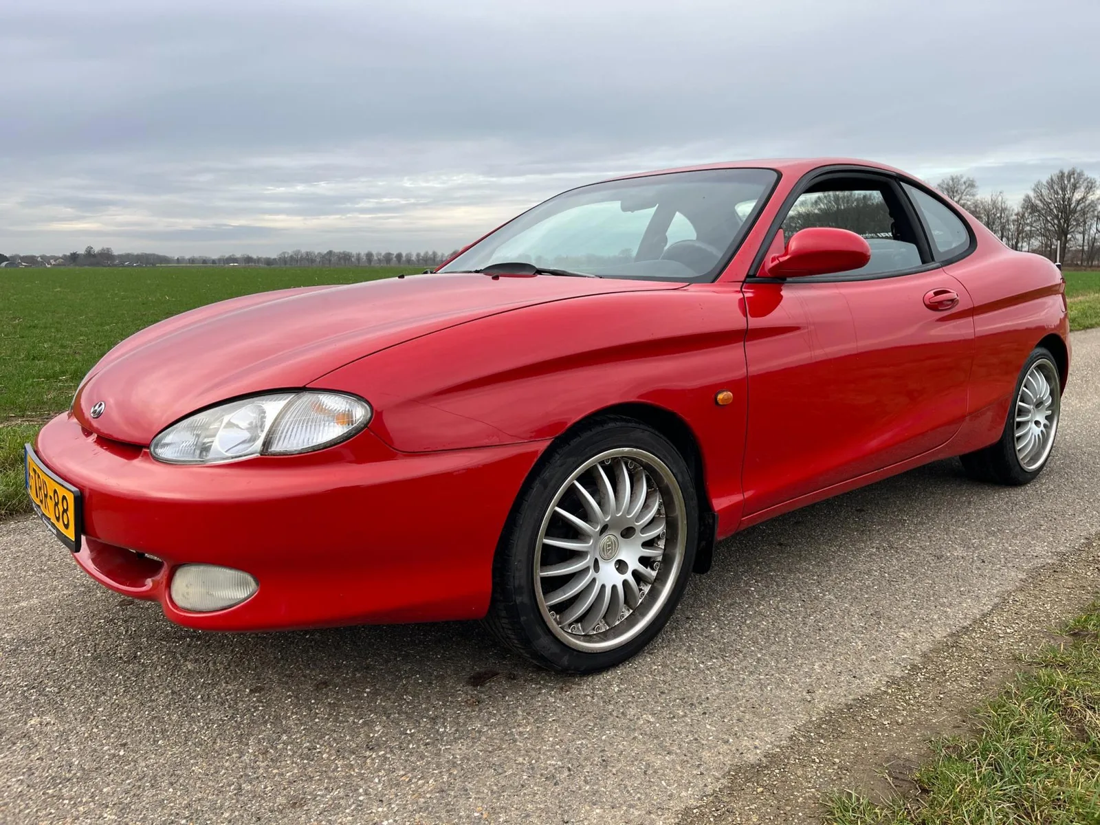 Hyundai Coupé (1998) — foto 1