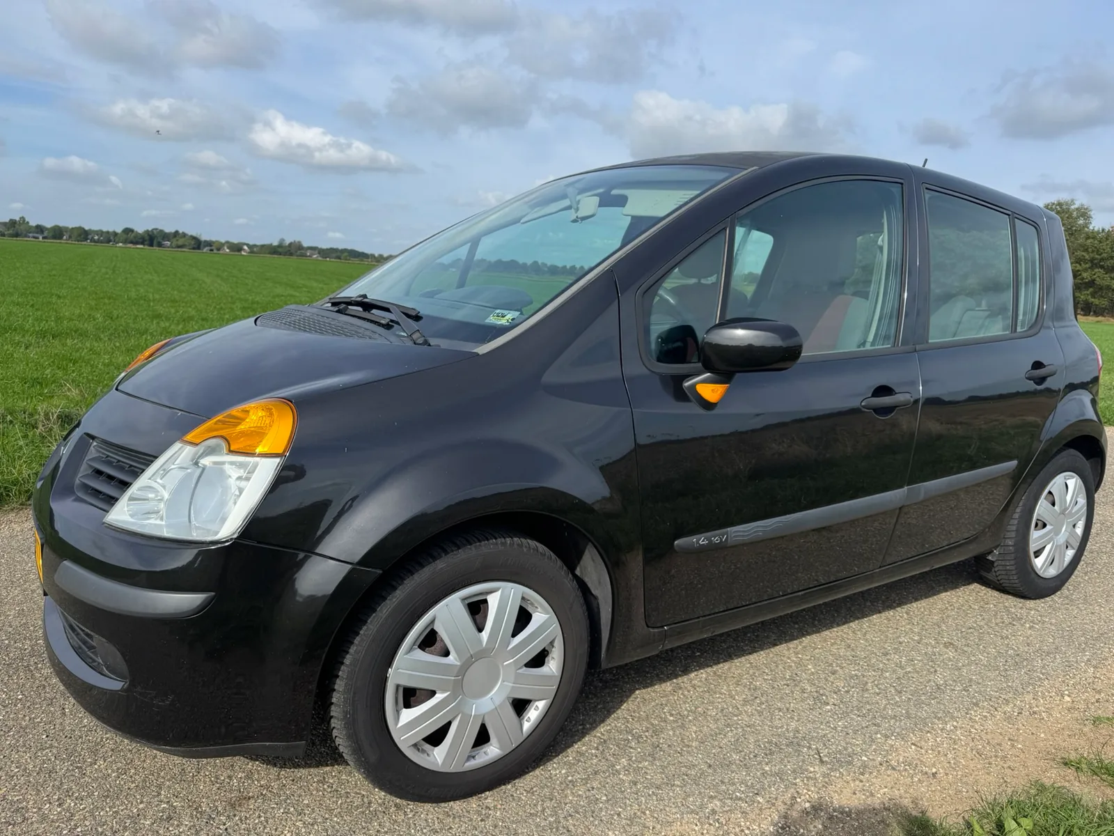 Renault Modus (2006) — foto 1