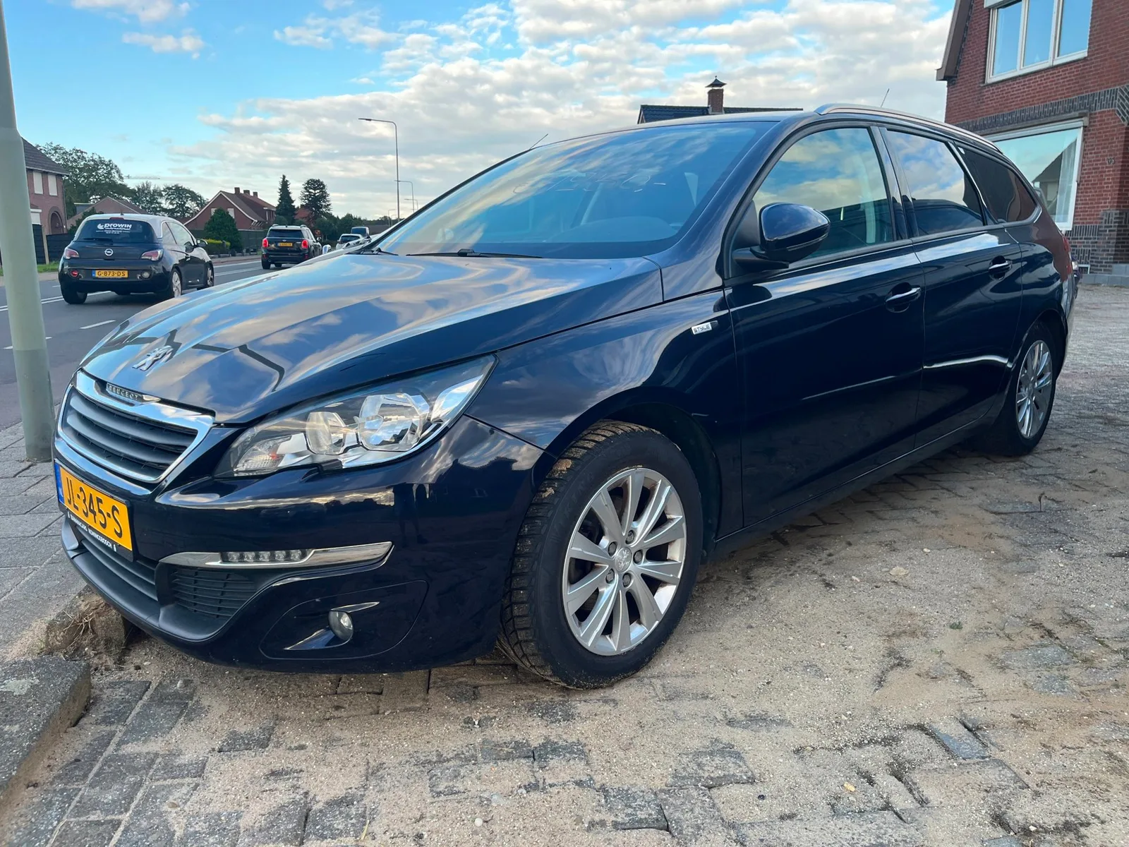 Peugeot 308 (2016) — foto 1