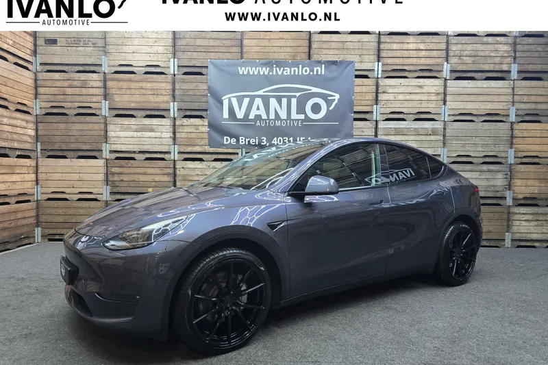 Tesla Model Y (2022)