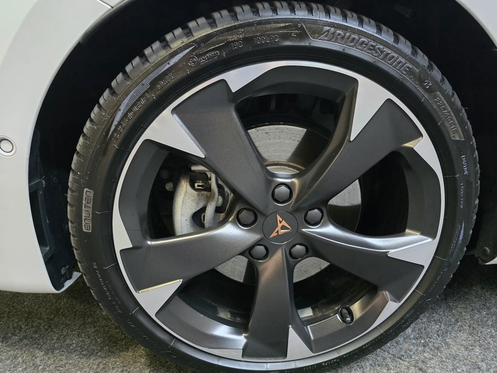 CUPRA Leon Sportstourer (2025) — foto 1