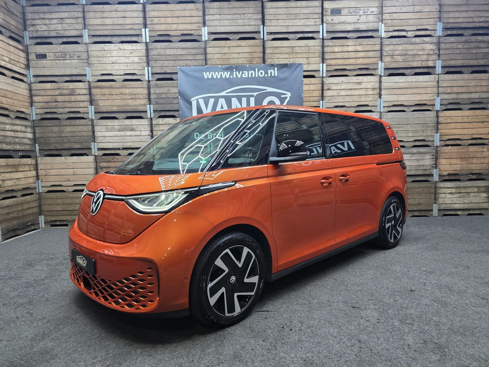 Volkswagen ID. Buzz (2024) — foto 1
