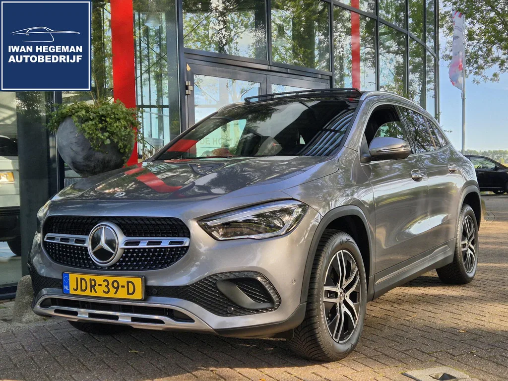 Mercedes-Benz GLA (2023) — foto 1