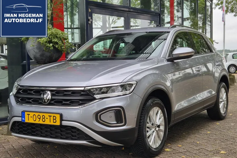 Volkswagen T-Roc (2023)