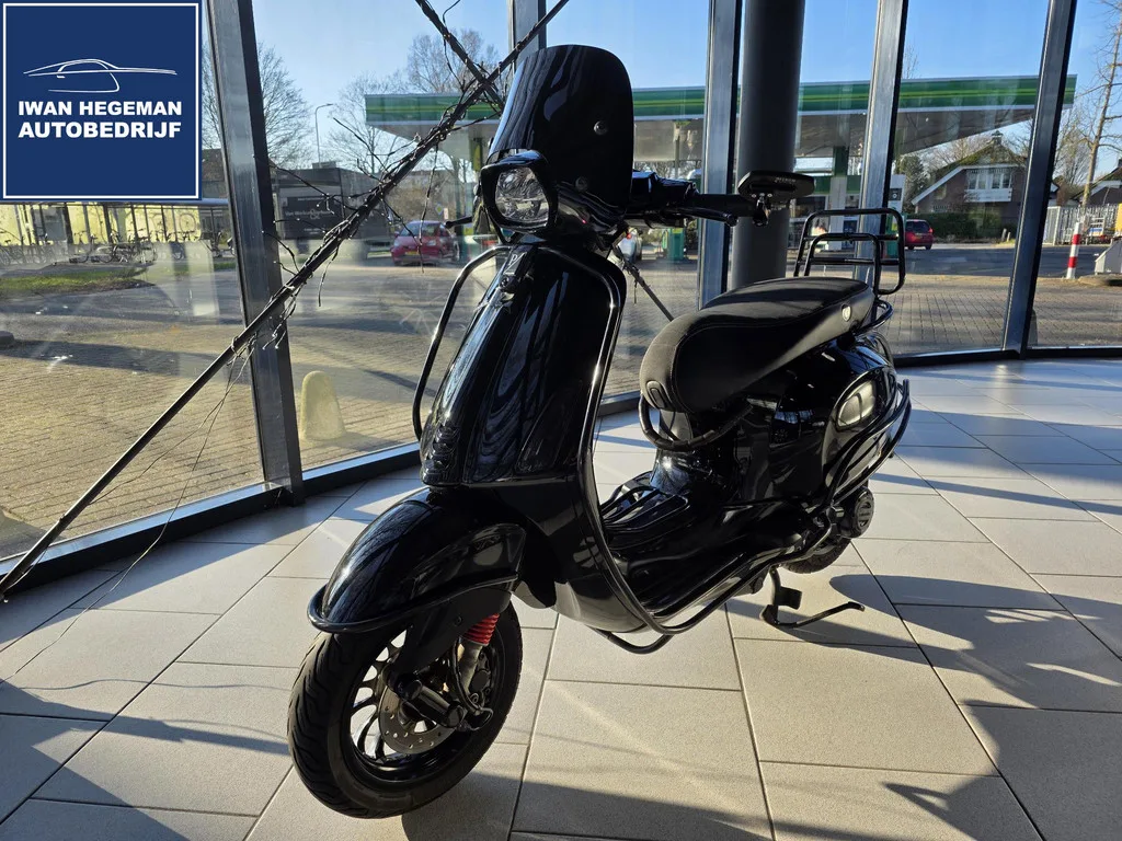 Vespa Onbekend (2023) — foto 1
