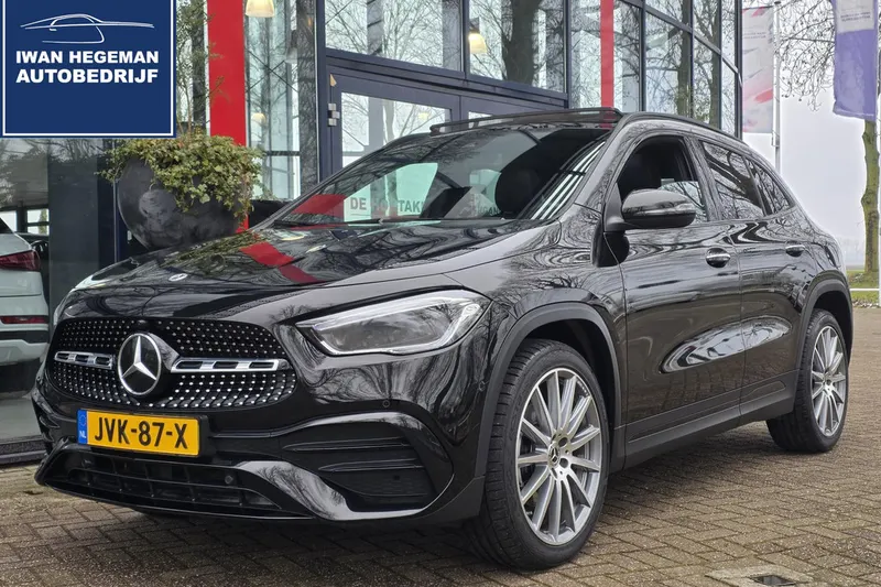 Mercedes-Benz GLA (2022)