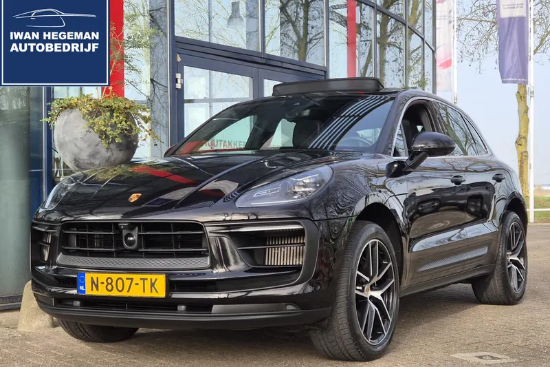 Porsche Macan (2022)