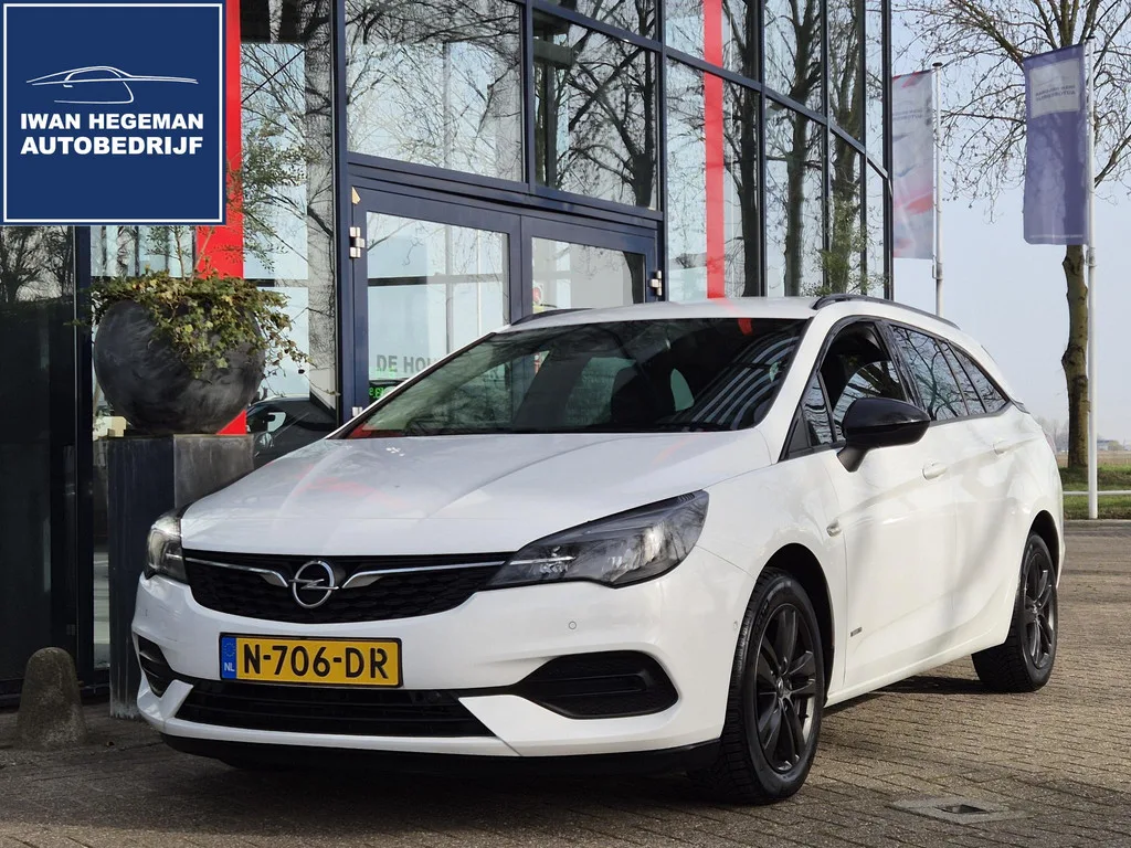 Opel Astra (2021) — foto 1