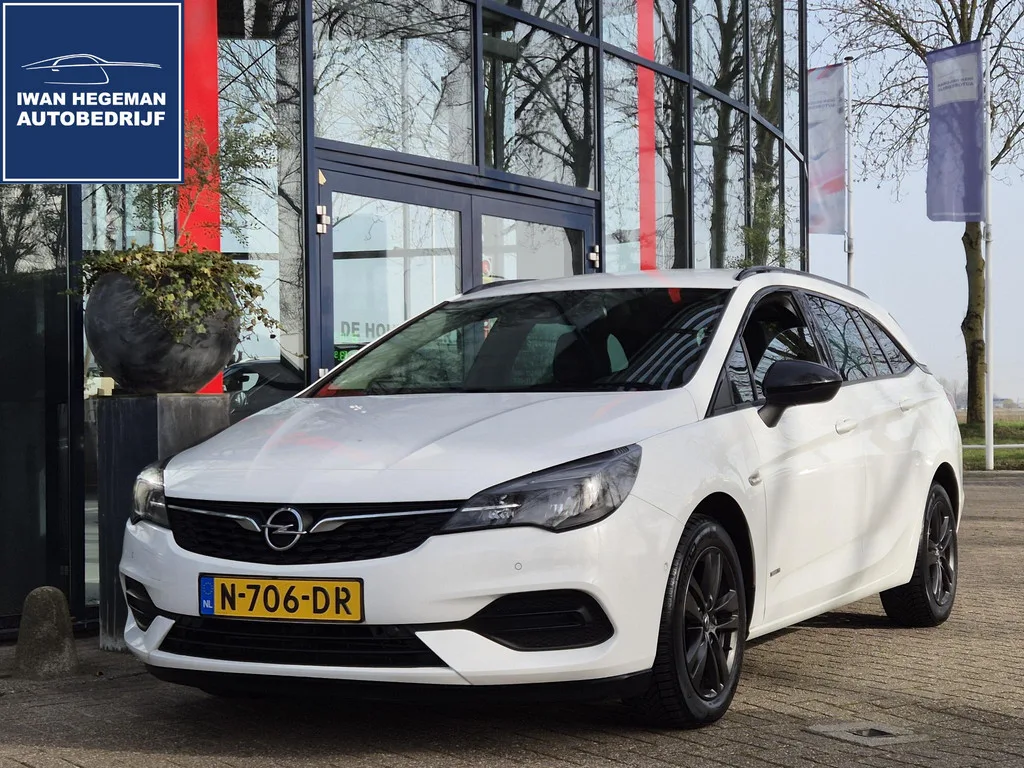 Opel Astra (2021) — foto 1