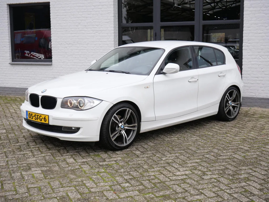 BMW 1-Serie (2011) — foto 1