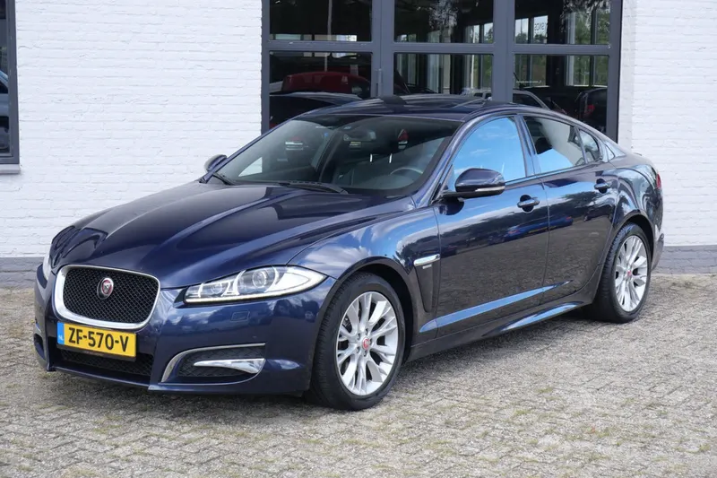 Jaguar XF (2016)