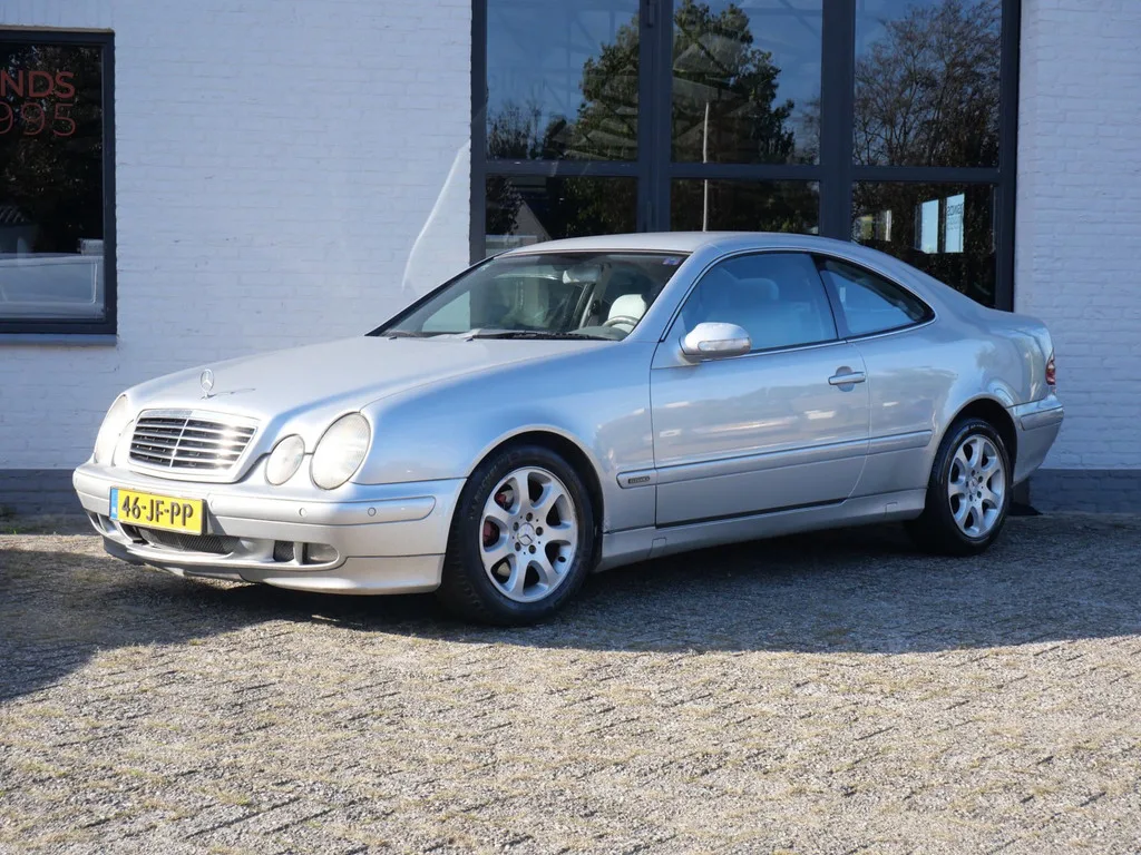 Mercedes-Benz CLK-Klasse (2002) — foto 1