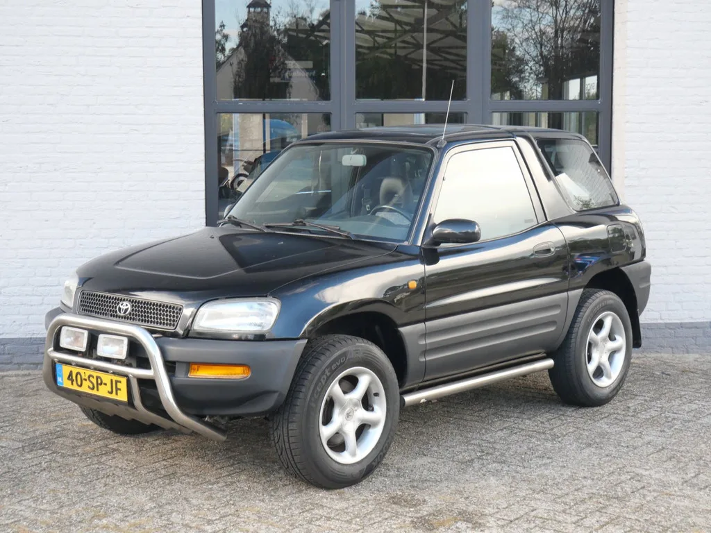 Toyota RAV4 (1996) — foto 1