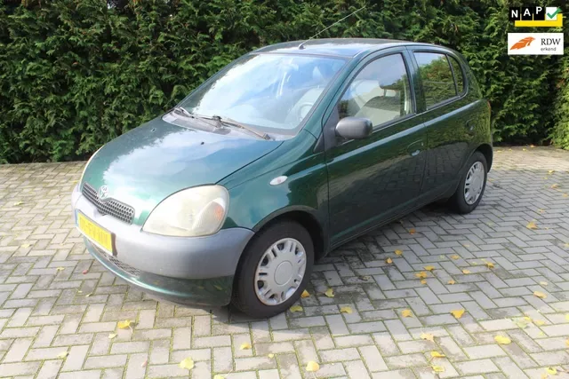 Toyota Yaris (2000) — foto 1