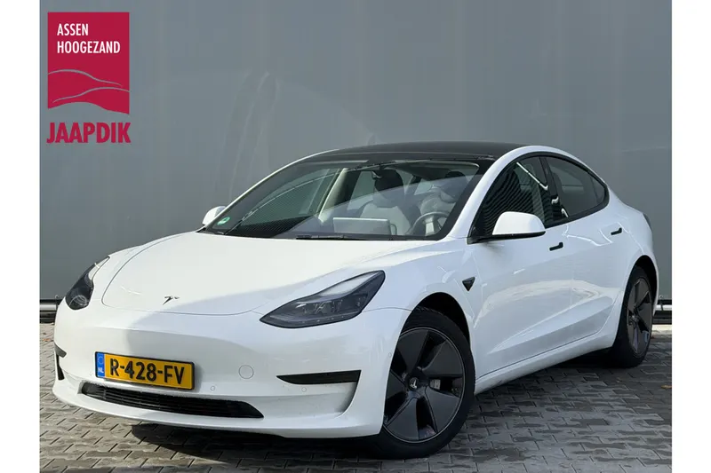Tesla Model 3 (2022)