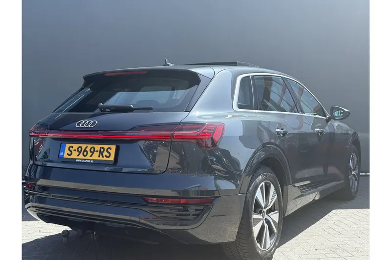 Audi Q8 (2023)