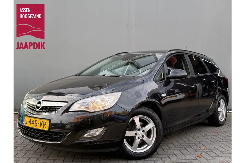 Opel Astra (2012)