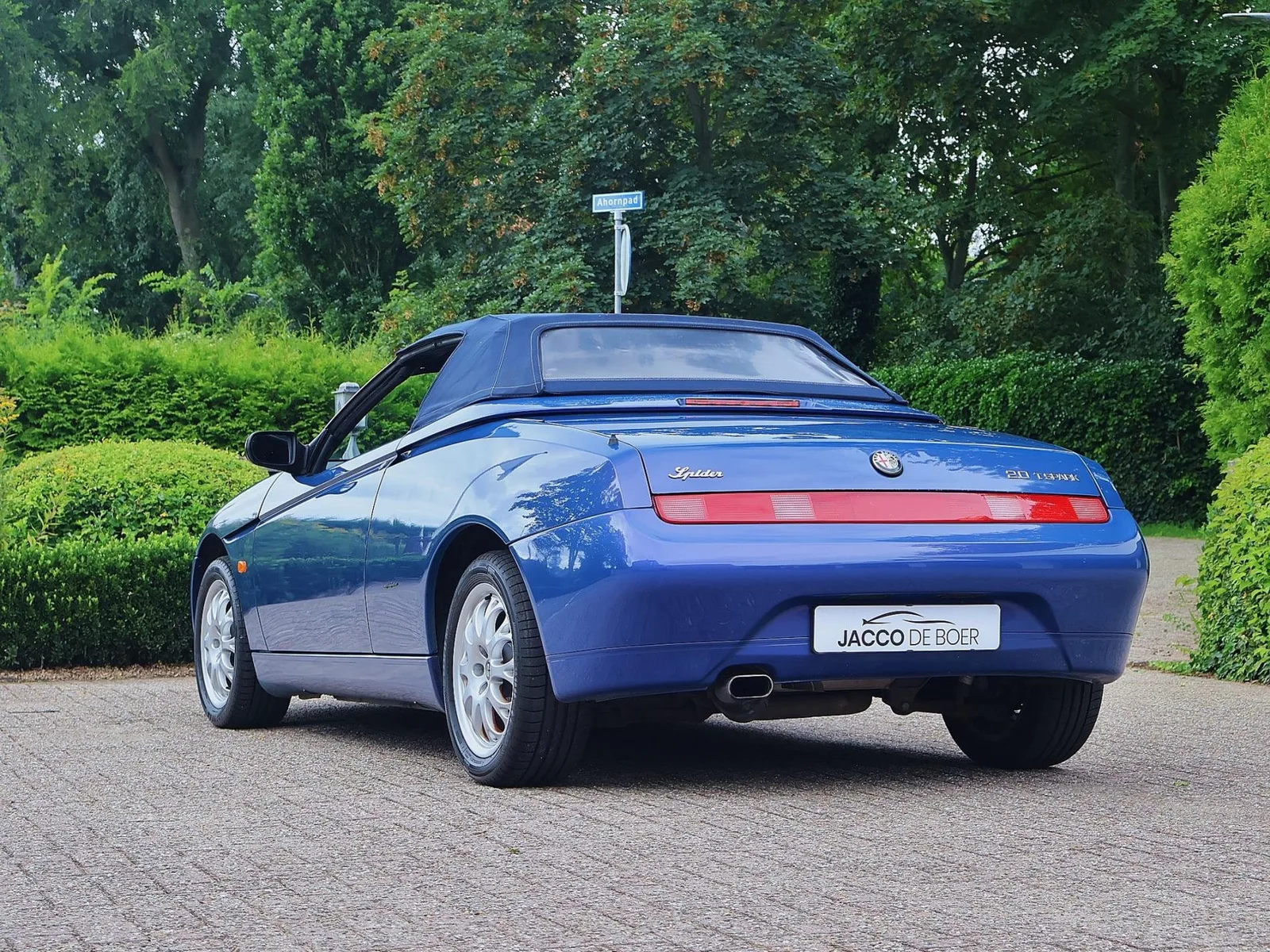 Alfa Romeo Spider (2000) — foto 1