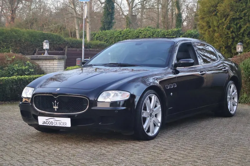Maserati Quattroporte (2006)
