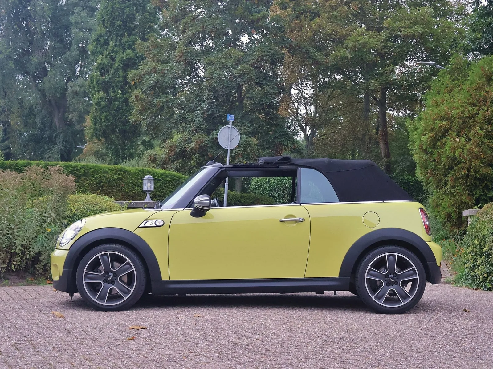 MINI Cabrio (2008) — foto 1