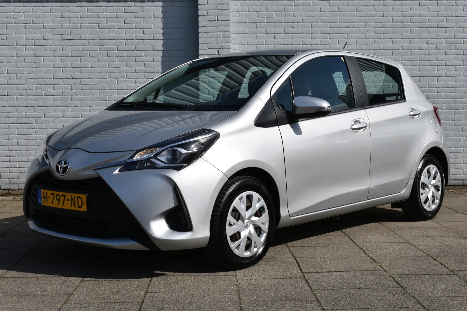 Toyota Yaris (2020) — foto 1
