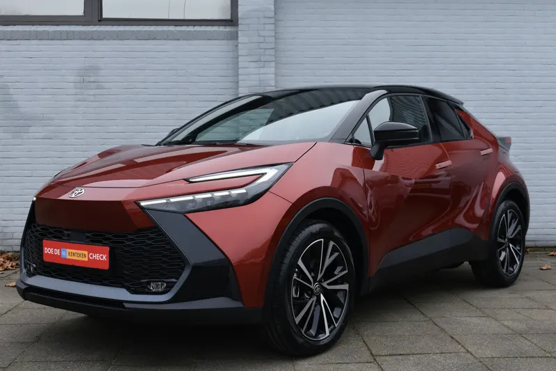 Toyota C-HR (2025)