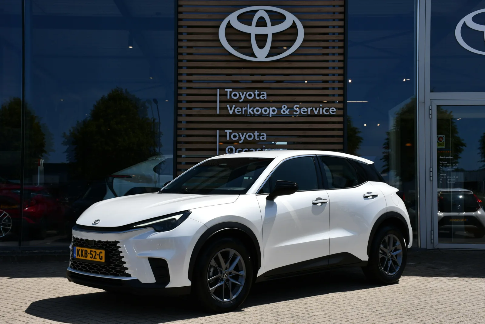 Lexus LBX (2025) — foto 1