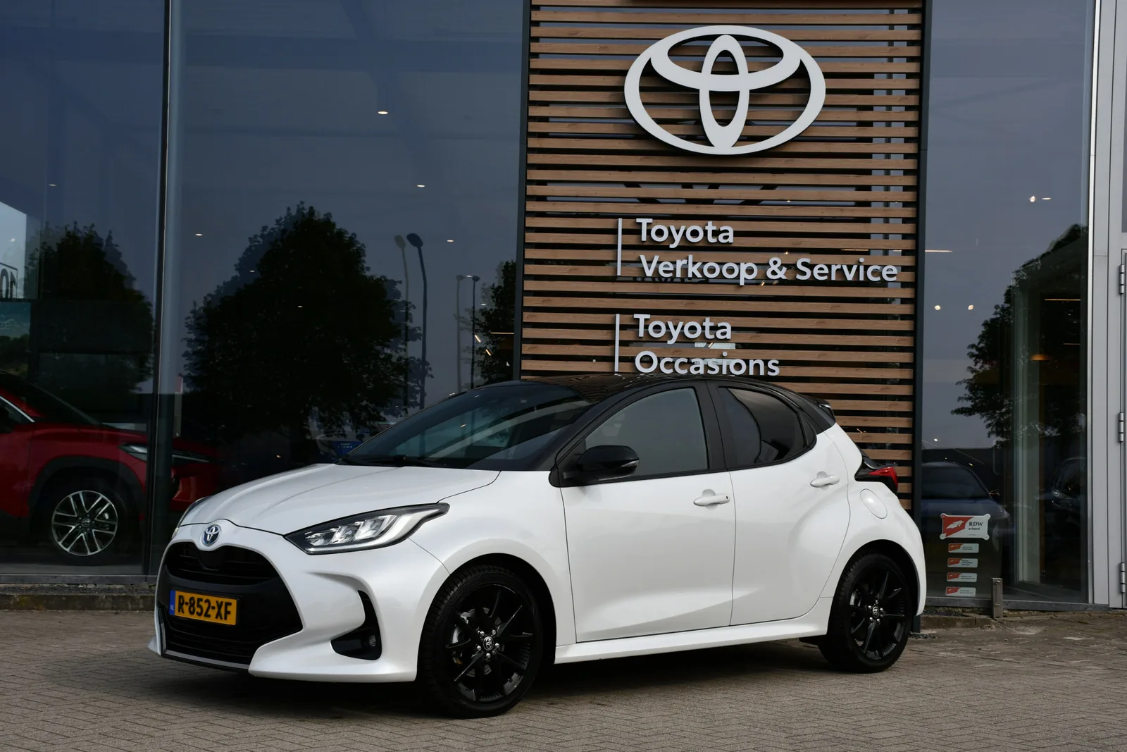 Toyota Yaris (2022) — foto 1