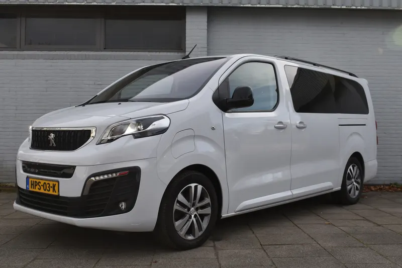 Peugeot E-Traveller (2022)