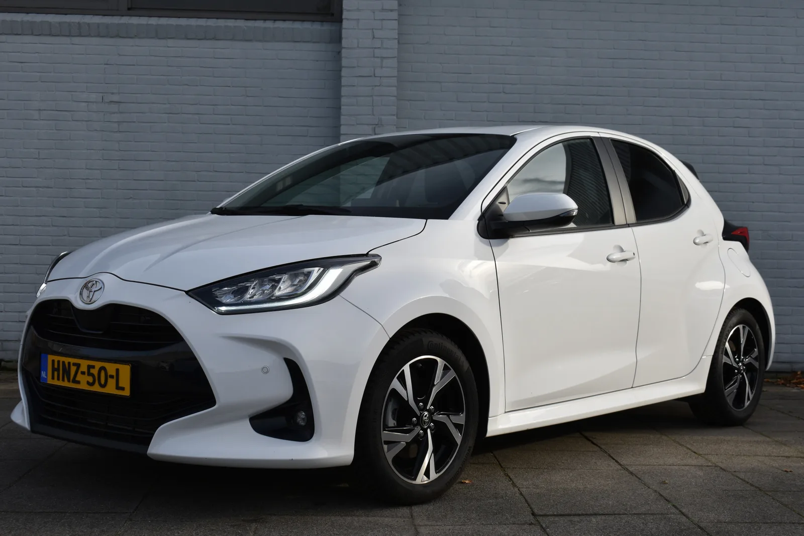 Toyota Yaris (2024) — foto 1