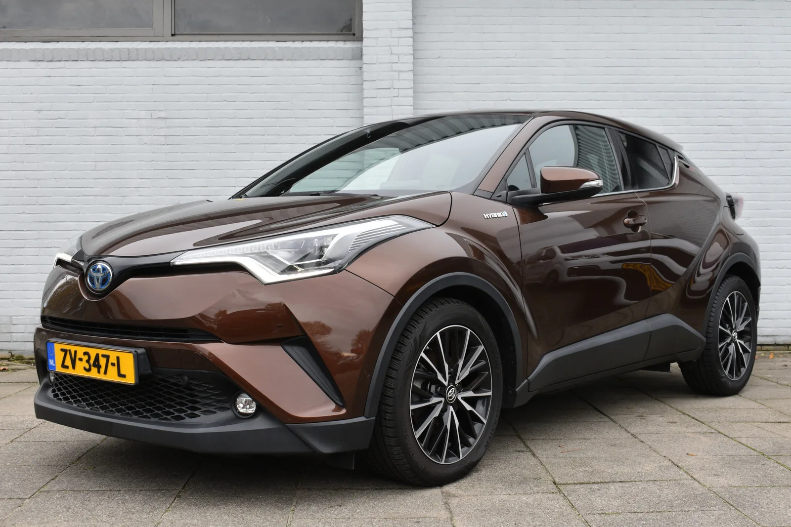 Toyota C-HR (2019) — foto 1