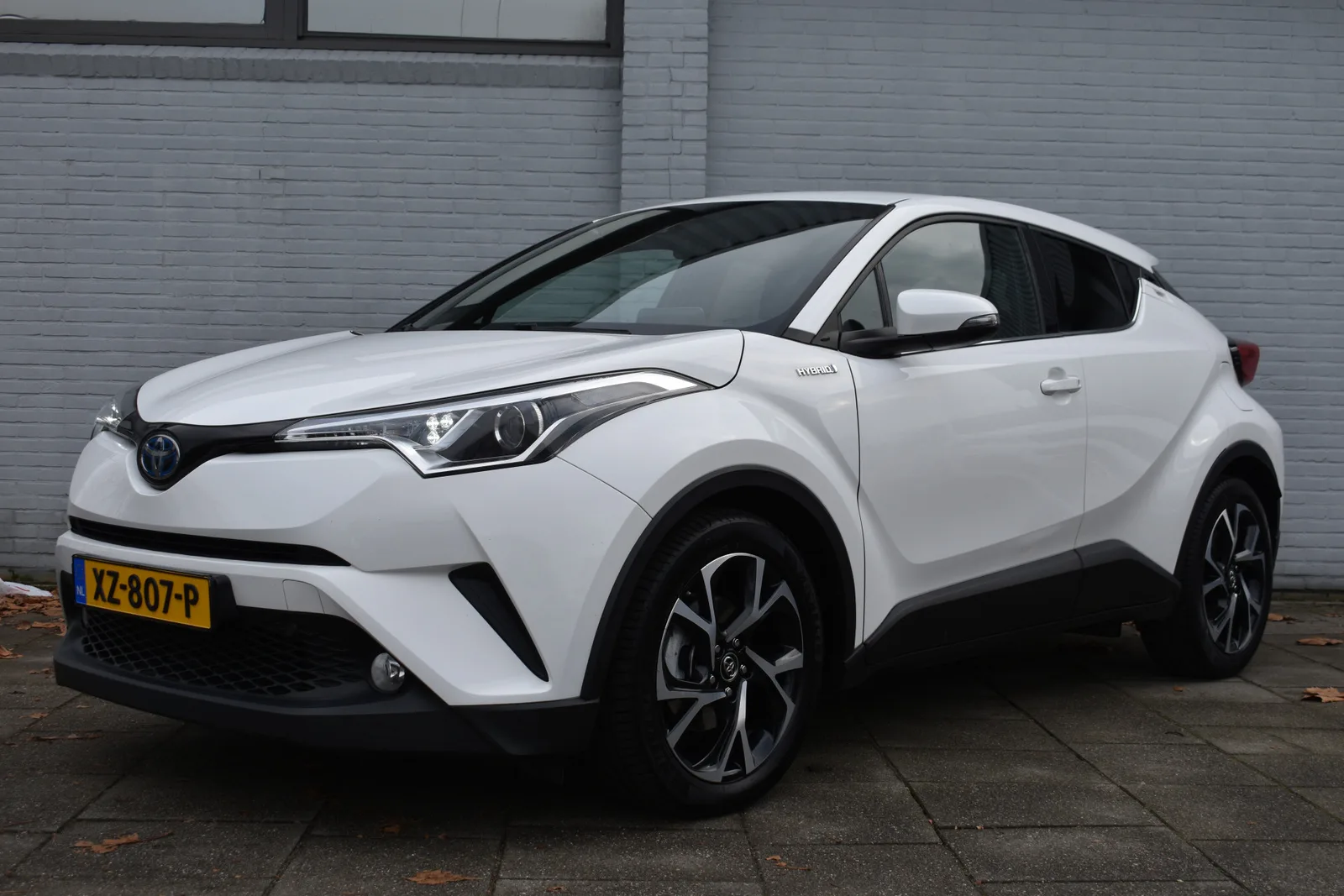 Toyota C-HR (2019) — foto 1