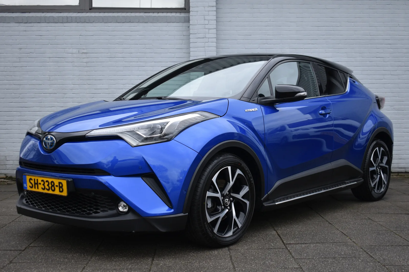 Toyota C-HR (2018) — foto 1