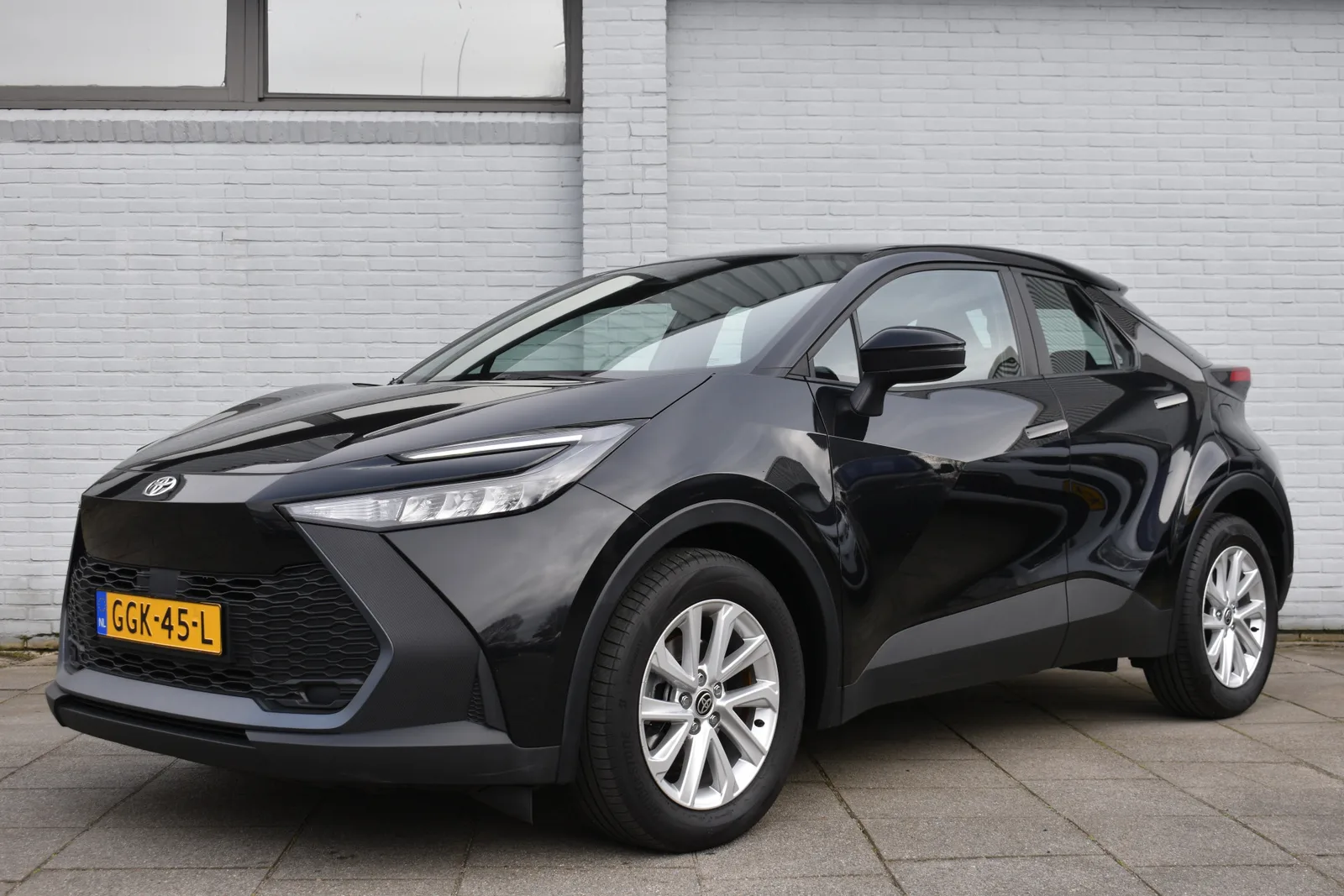 Toyota C-HR (2024) — foto 1