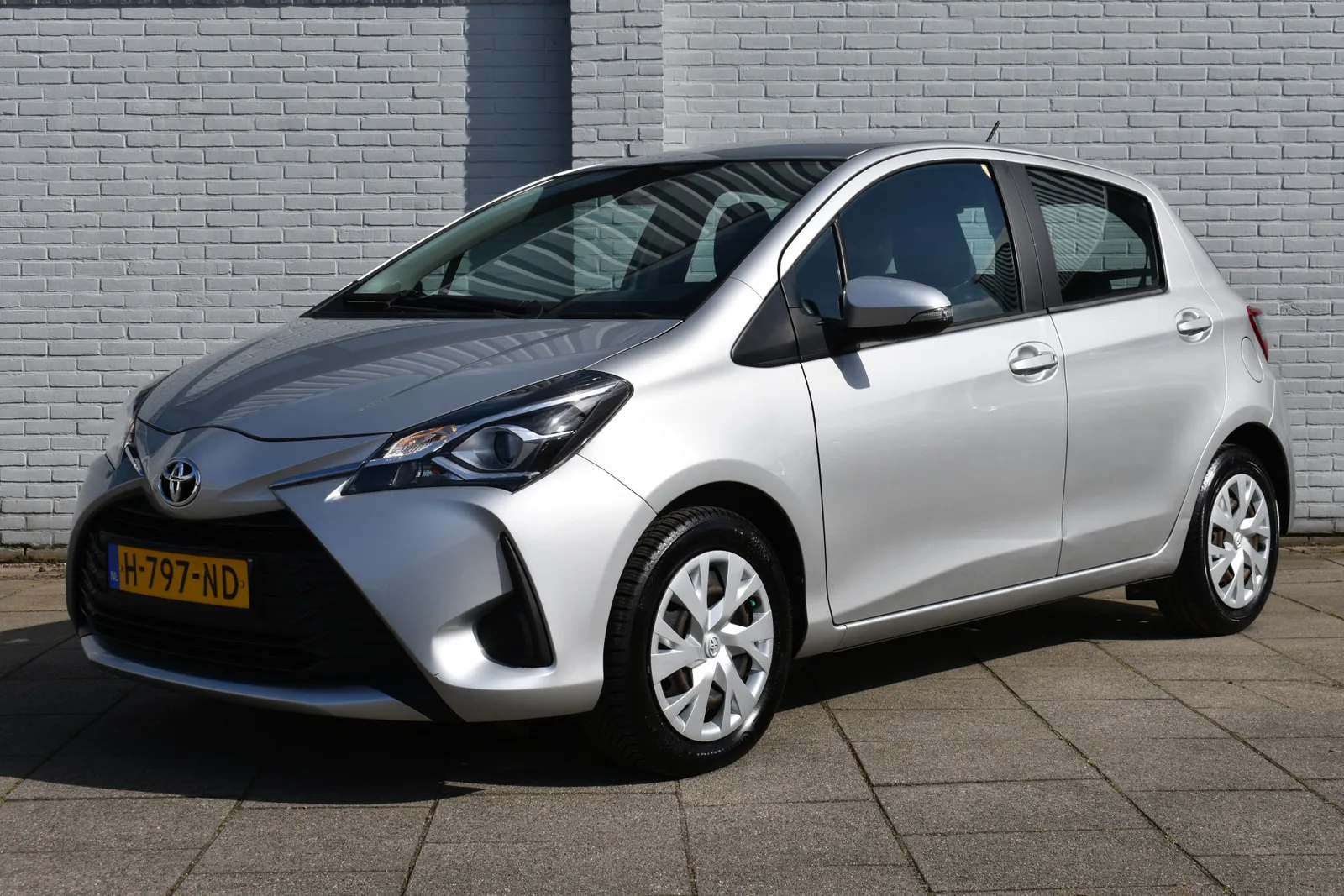 Toyota Yaris (2020) — foto 1
