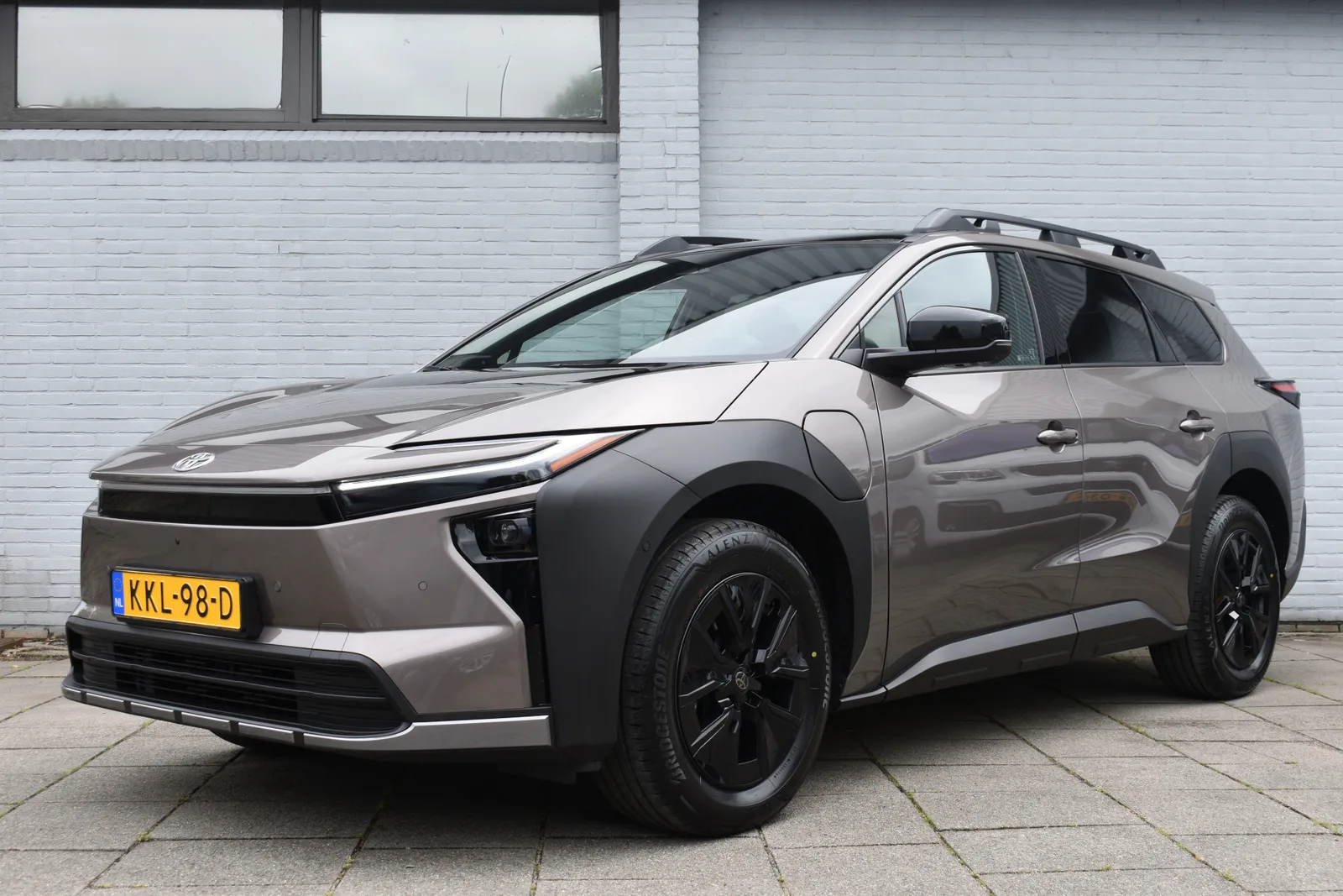 Toyota bZ4X (2026) — foto 1