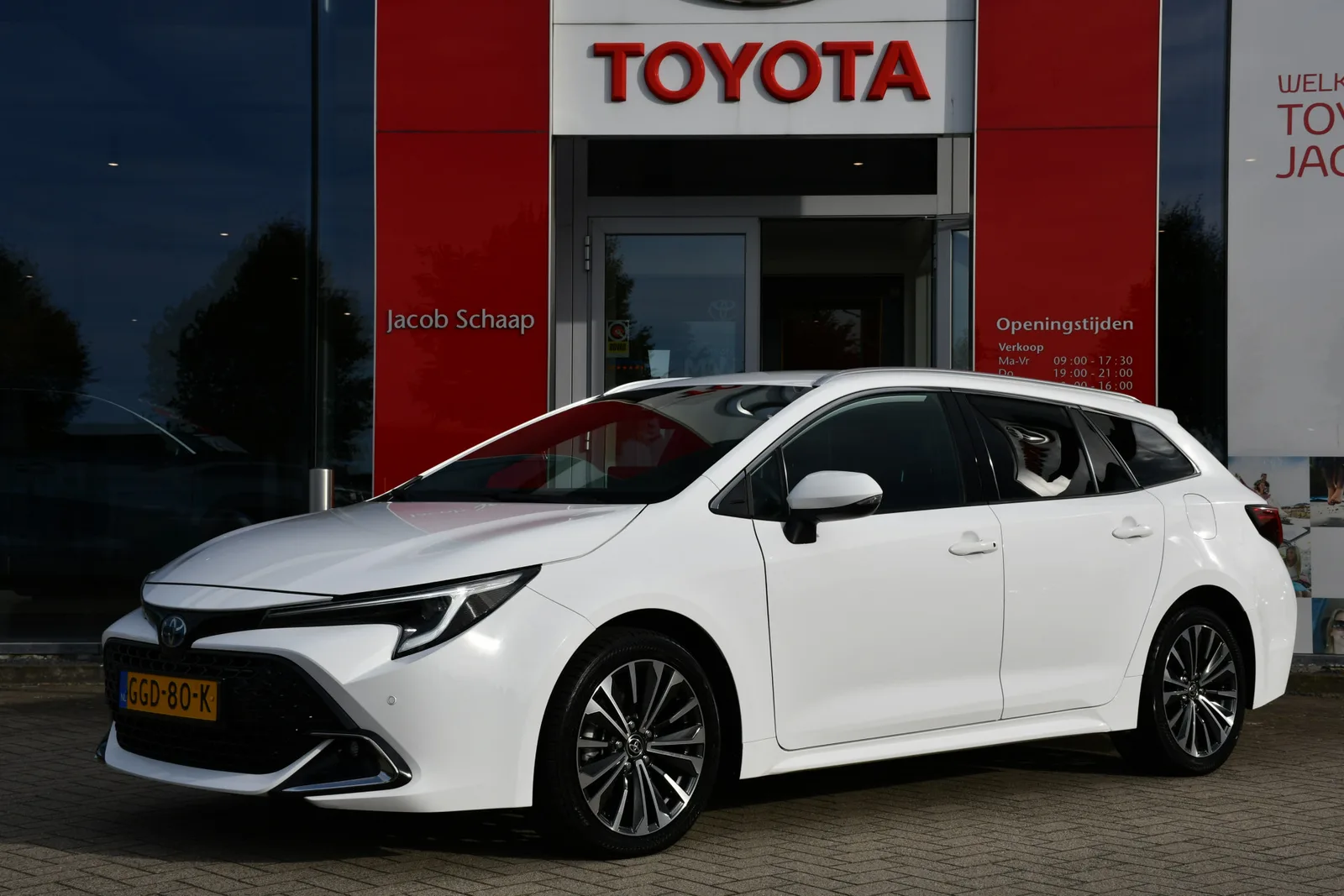 Toyota Corolla (2024) — foto 1