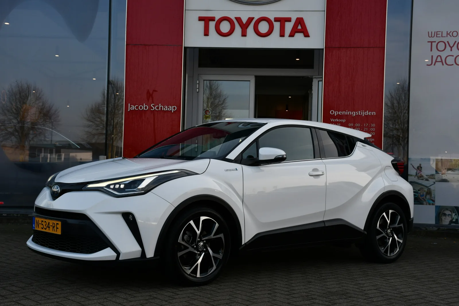 Toyota C-HR (2022) — foto 1