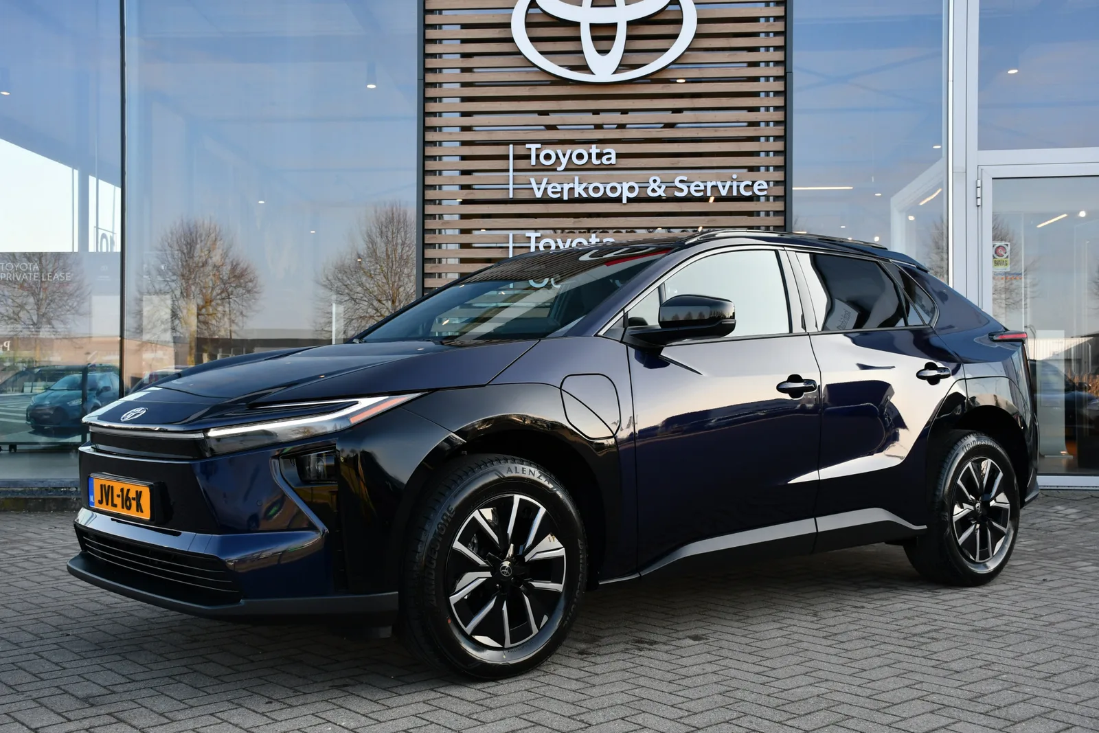 Toyota bZ4X (2026) — foto 1