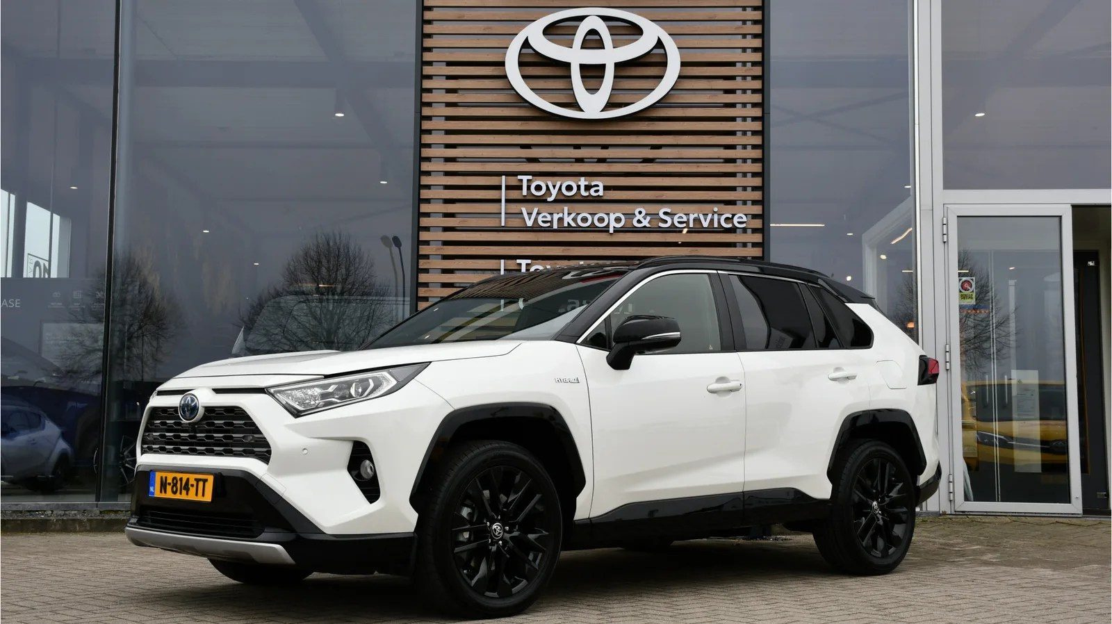 Toyota RAV4 (2022) — foto 1