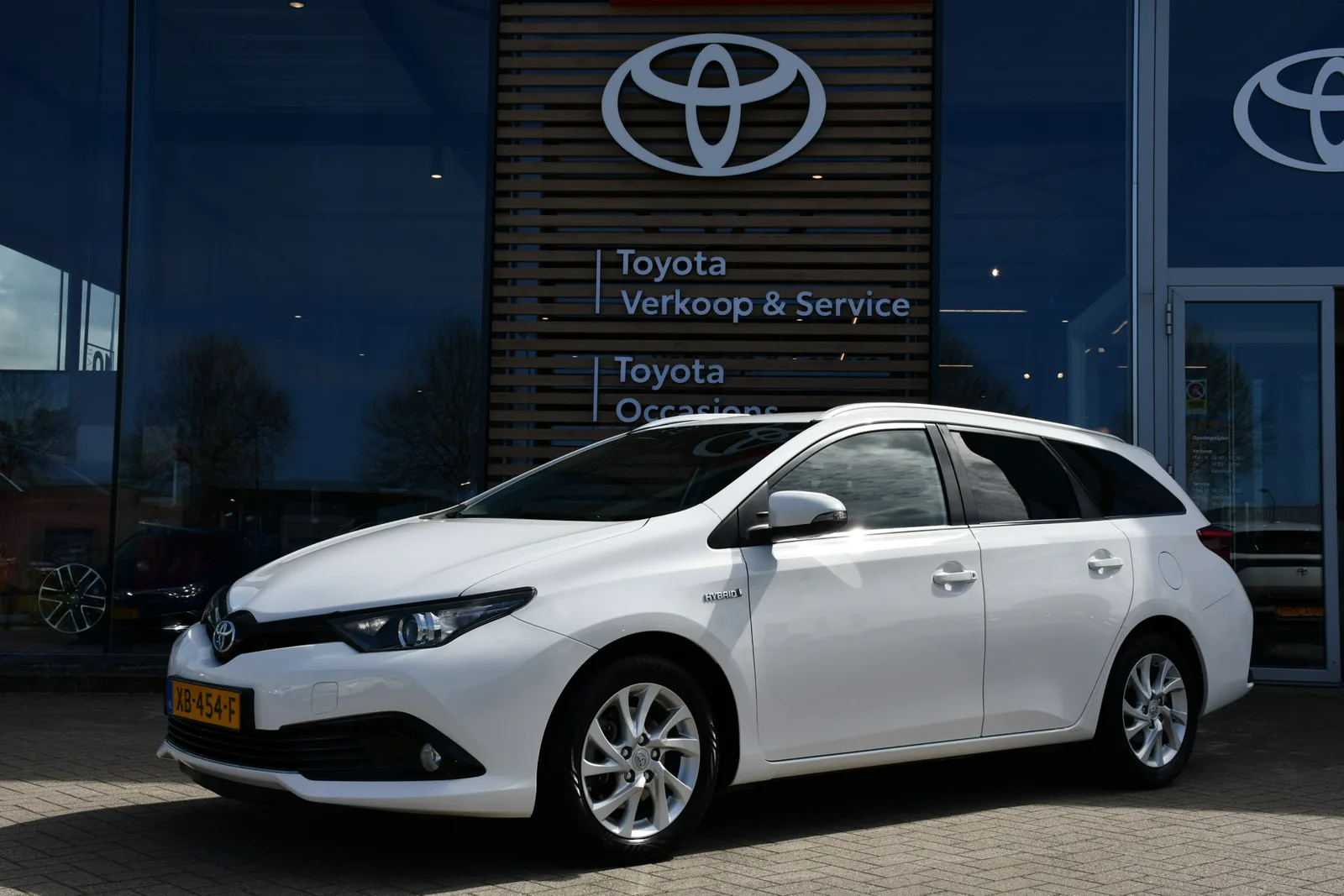 Toyota Auris (2018) — foto 1