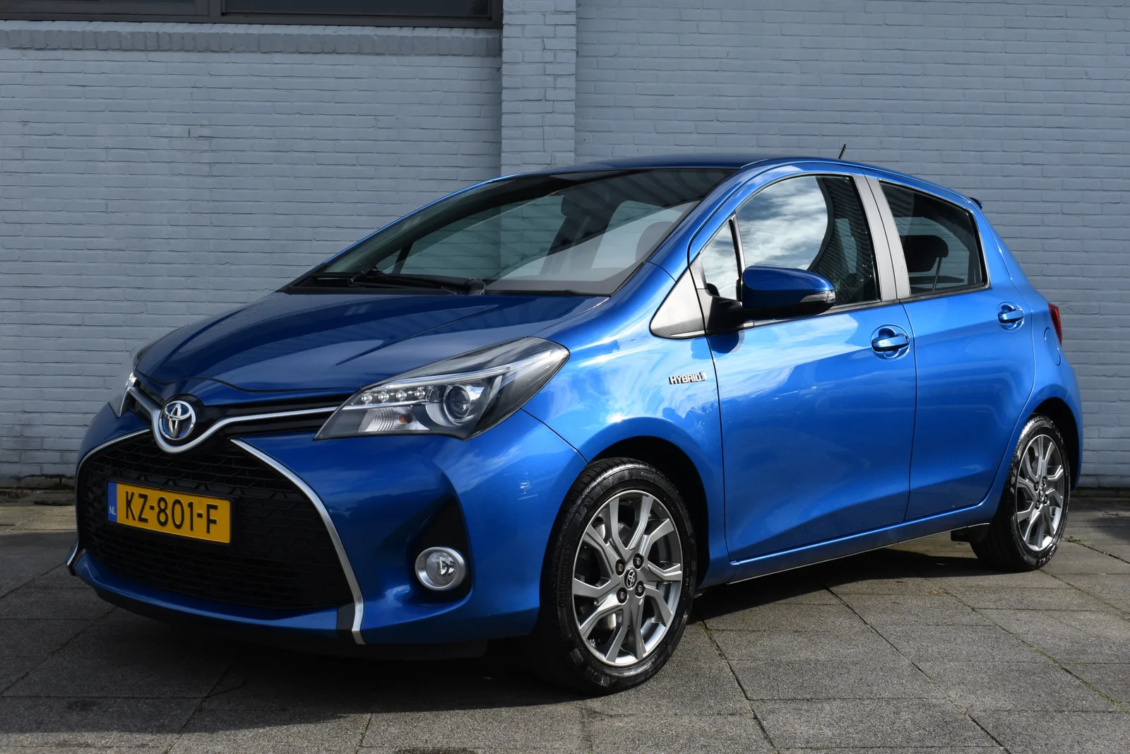 Toyota Yaris (2017) — foto 1